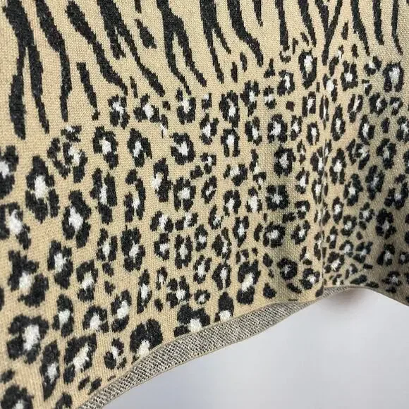 St. John Collection By Mary Gray Animal Print Turtleneck Top Size L - Picture 5 of 10